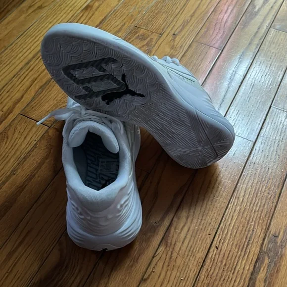 White puma women size 8 sneakers - Picture 7 of 8